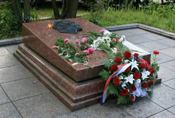 Львов отказался передать останки советского разведчика Николая Кузнецова в Россию