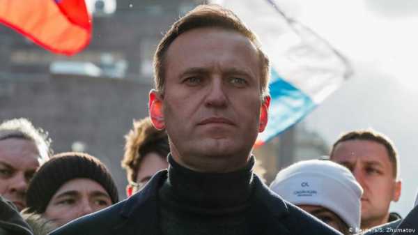 Навальный ответил на предложение Плющенко поговорить “по-мужски”