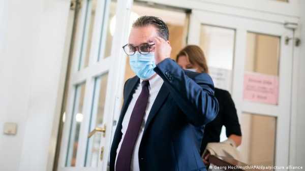 Бывший вице-канцлер Австрии приговорен к условному сроку за коррупцию