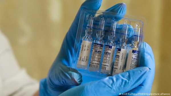 Словакия прекращает вакцинацию российским “Спутником V”