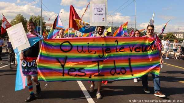 Швейцарцы поддержали легализацию однополых браков