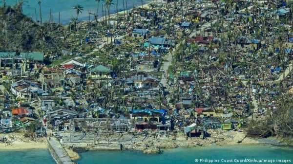 Сотни человек стали жертвами тайфуна на Филиппинах