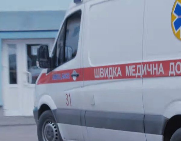 Была в критическом состоянии: в Черкасской области 2 часа спасали внезапно потерявшую сознание школьницу
