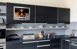 Телевизор на кухню недорого: как выбрать и где установить