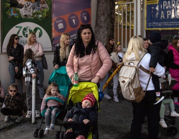 Українки, які виїхали за кордон, розлучаються з чоловіками: запитали в адвокатки, що відбувається