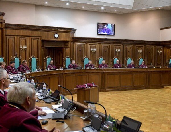 Конституційни суд — жоден із суддів не подав декларацію за 2022 рік