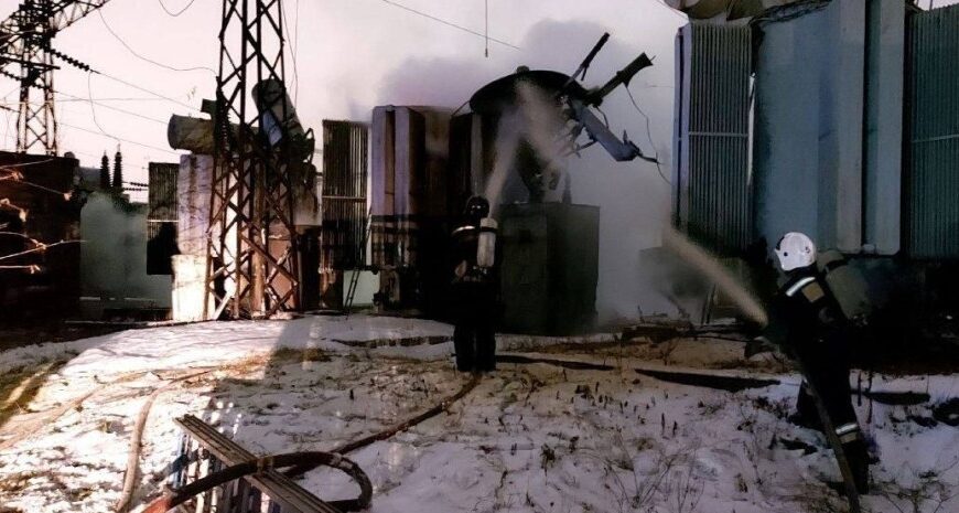 Вибухи в Росії — у Челябінську на заводі спалахнула пожежа — деталі та відео
