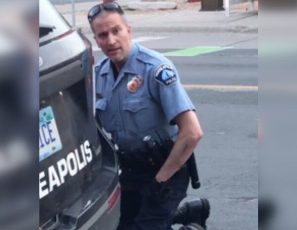 Вбивство Джорджа Флойда — Дерек Шовін у лікарні через збройний напад