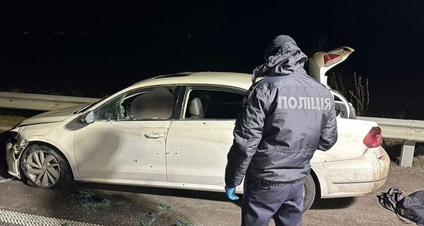 Ростріл авто – на Дніпропетровщині невідомий розстріляв автомобіль