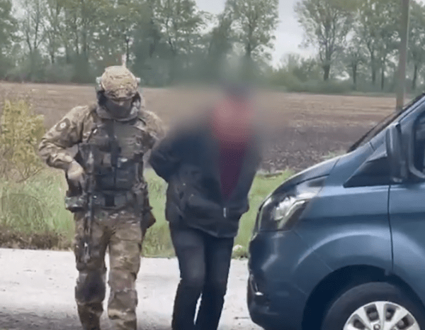 Напад на поліцейських на Вінниччині — яку зброю сховали підозрювані — відео