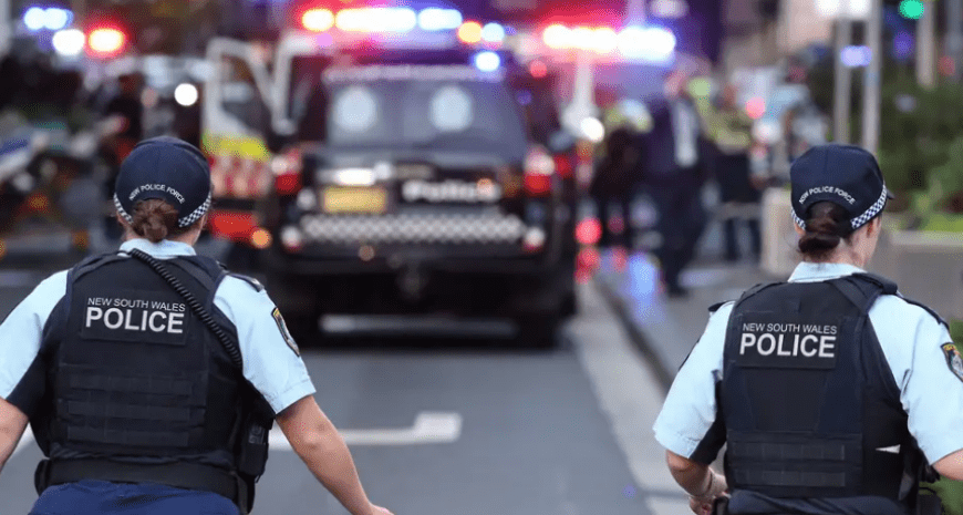 Напад у Сіднеї — у ТЦ мегаполіса чоловік із ножем убив 6 осіб — відео, карта