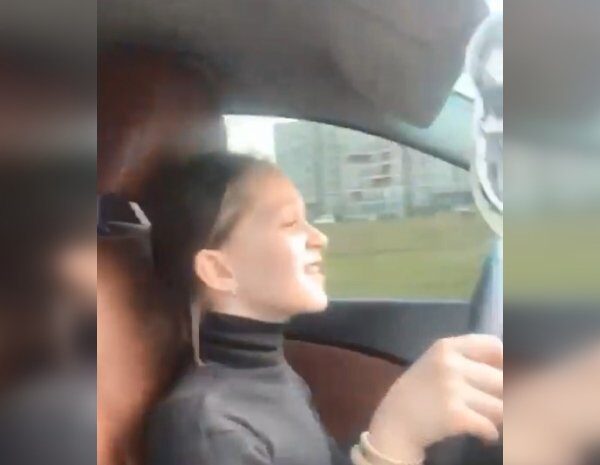 Події у Львові — чоловік дозволив керувати авто 9-тирічній дитині — відео