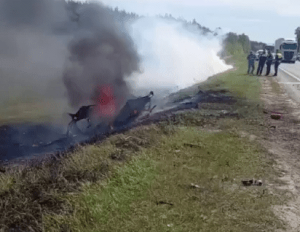 Їхали з України: в РФ пенсіонер протаранив автобус із десятком військових, є поранені (відео)