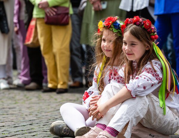 У 9 країнах ЄС зменшилася кількість біженців з України, — дослідження (інфографіка)