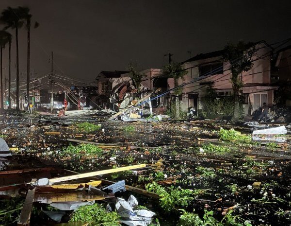 Заводи зупинено, людей евакуюють: на Японію ринув тайфун «Шаньшань»