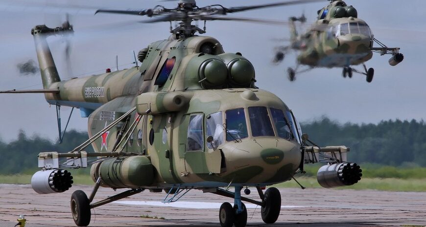 Обіцяли заплатити: двоє школярів спалили вертоліт на авіабазі в Омську, — росЗМІ (фото)