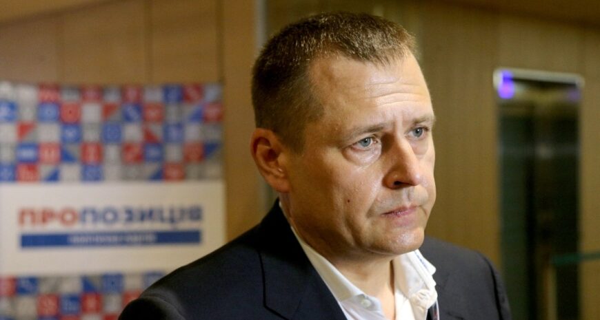 Волонтер заявив, що у Дніпрі військових змушують публічно підтримати заступника Філатова, підозрюваного у крадіжці 20 млн, — ЗМІ