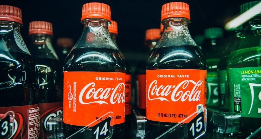 «Тонке послання»: у логотипі Coca-Cola виявили «прихований» сенс (фото)