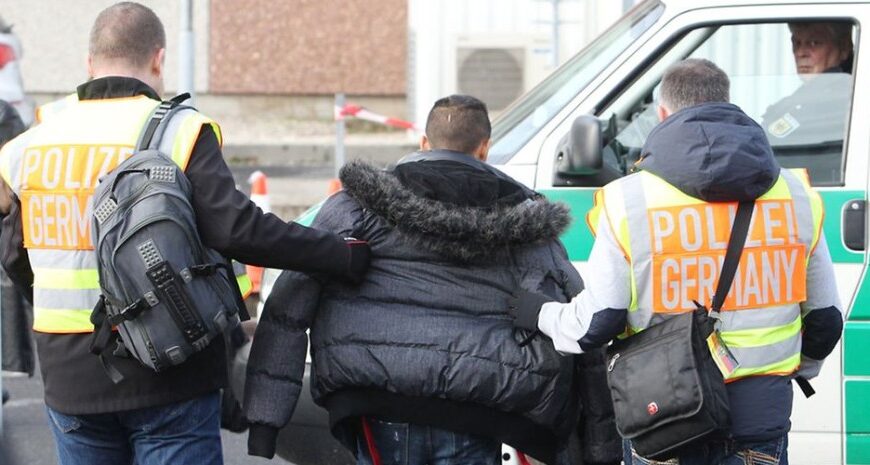 Німеччина відновила примусову депортацію російських громадян додому, — Tagesschau