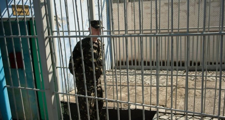 В Україні в’язням пропонують дозволити виїзди з колоній: кого це буде стосуватися
