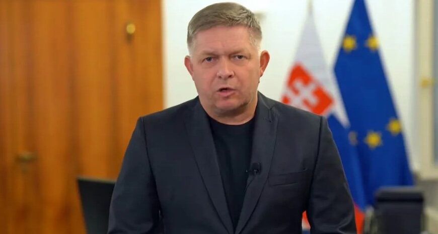 «Кровожерливі виродки»: Фіцо на пресконференції публічно накинувся на журналістів (відео)