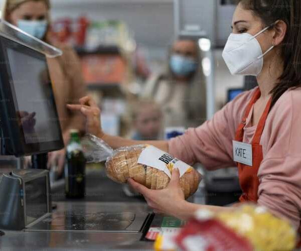 Колишня касирка розповіла, як три роки займалася обманом