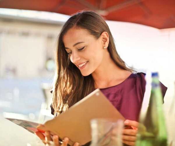 Дівчина назвала мене жлобом у відповідь на прохання самій оплатити мою частину рахунку за вечерю