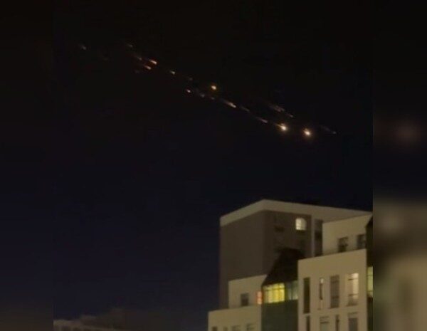 Метеорити або Орешник впав — у небі над Казахстаном бачили вогні