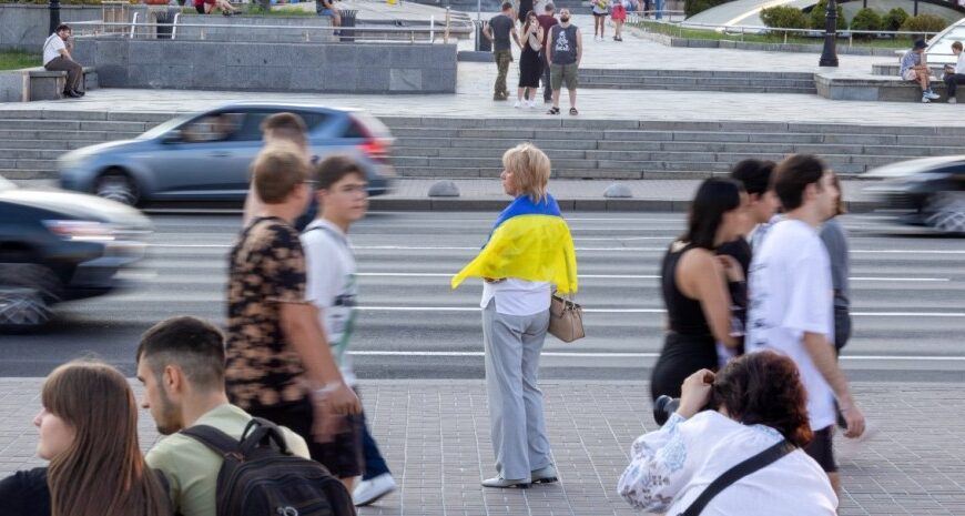 Кількість українців, готових терпіти війну, стрімко збільшилася, — опитування