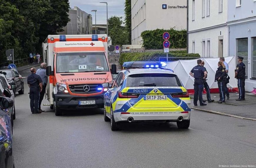 В отношении въехавшего в толпу в Пассау выдан ордер на арест