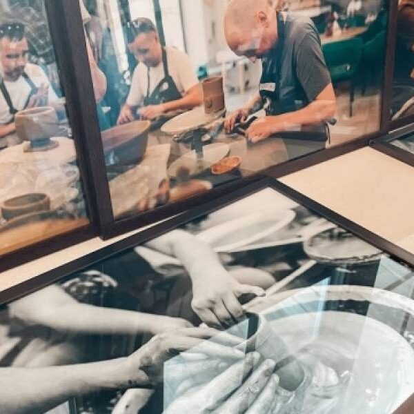 У Вінниці відкрили виставку кераміки ветеранів, які втратили зір на війні