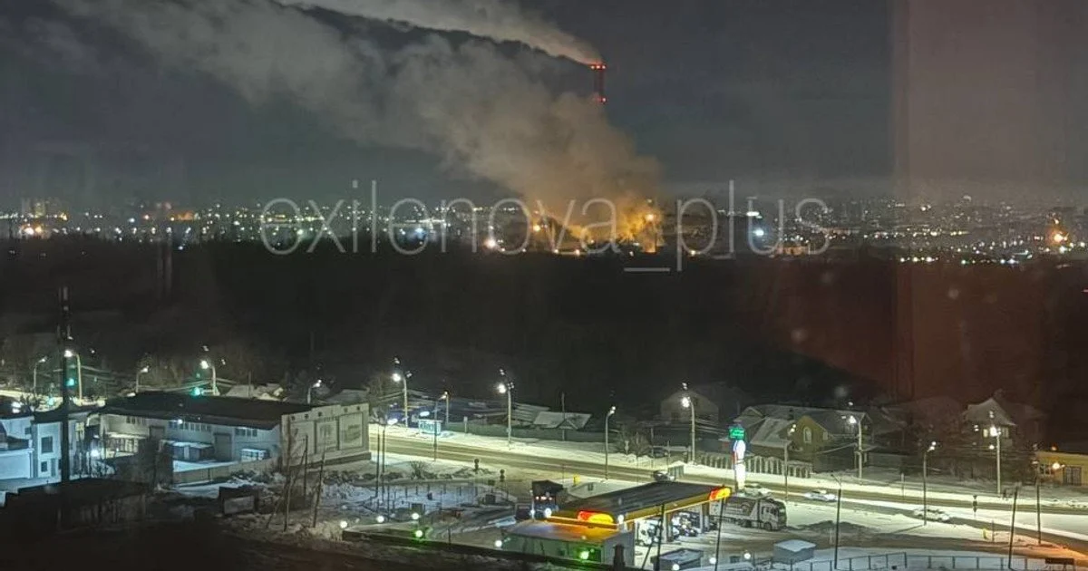 Орловська ТЕЦ димить після атаки безпілотників