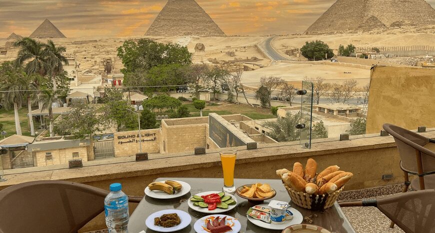 Життя в Єгипті: історія пари, яка проміняла все на відпочинок на курорті.