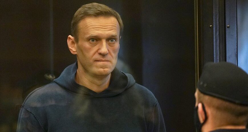 Не “Новачок”: Медіа розкрили, що стало причиною отруєння Олексія Навального у в’язниці РФ.