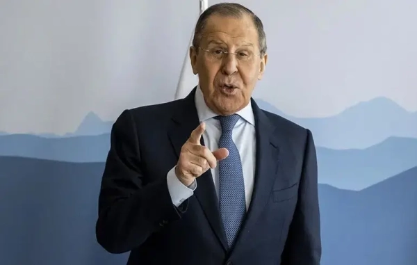 Лавров поглузував з Франції через прагнення відновити перемовини з Кремлем.