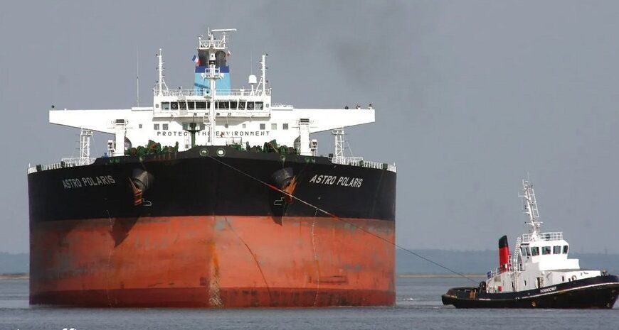 “Не тікав”: Армія США затримала “тіньовий” нафтоналивний танкер після короткого переслідування (відеозапис)