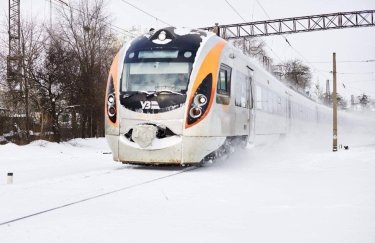 Автобусні пересадки та посилена охорона: УЗ інформує про&hellip;