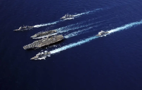 Американські військові збили іранський безпілотник поблизу авіаносця Авраама Лінкольна: подробиці&hellip;