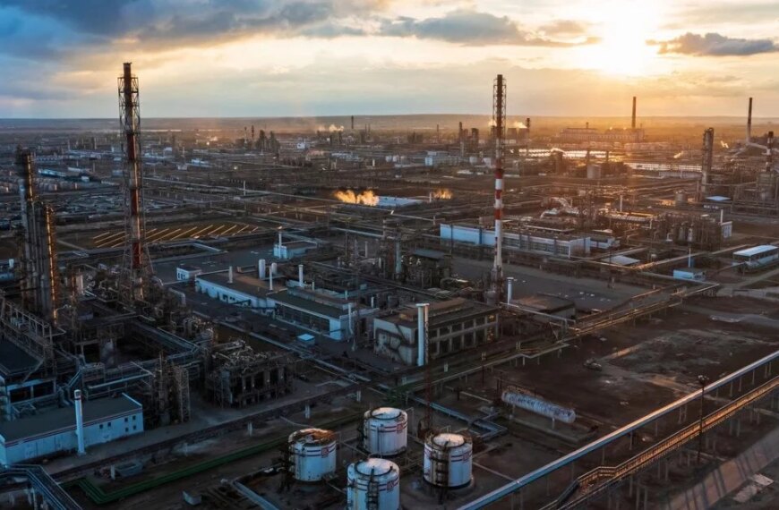 Армія України завдала удару по нафтопереробному заводу “Волгоградський” і комплексах протиповітряної оборони&hellip;