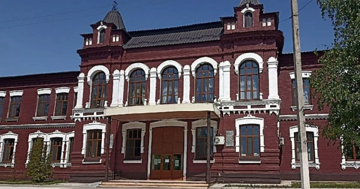 Обстріл гуртожитку в Старобільську: як РФ використала атаку та приховала її наслідки — розслідування