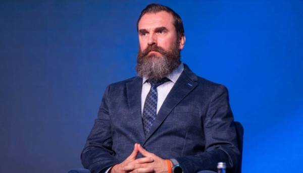 Лісовий стверджує, що з ним не обговорювали питання звільнення.