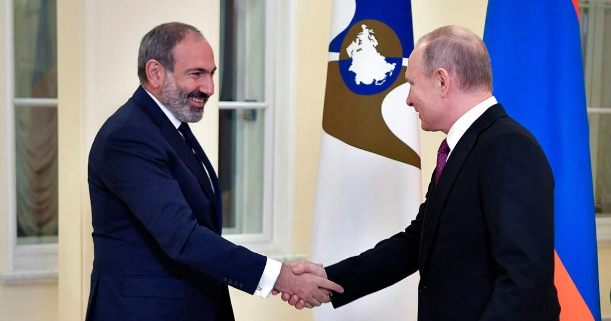 Пашинян і Путін. Пашинян і Путін.