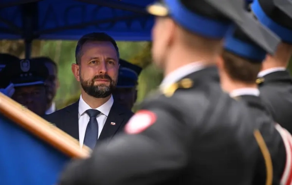 Скандал із Польщею: очільник оборонного відомства звернувся до українців