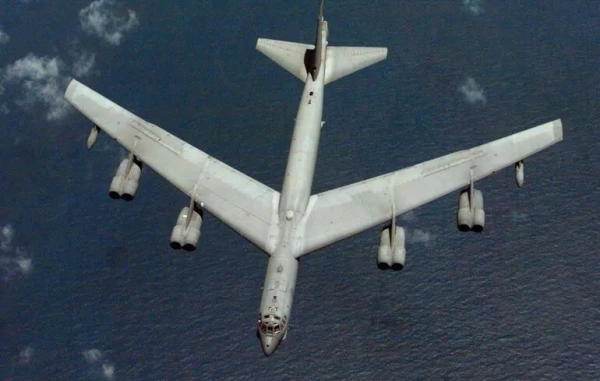 Авіаційна аварія B-52 в Каліфорнії: американський стратегічний бомбардувальник зазнав катастрофи