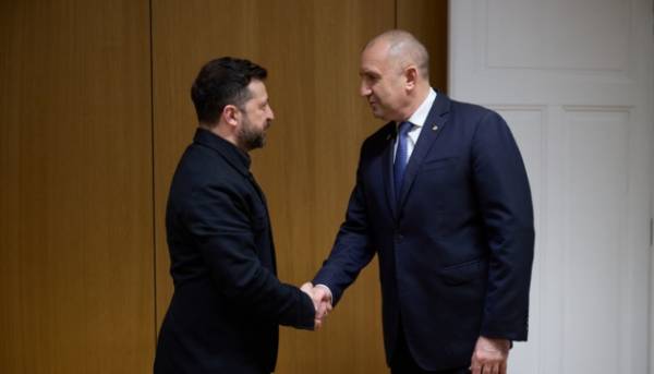 Зеленський провів розмову з очільником уряду Болгарії щодо спільних ініціатив та потенційної…