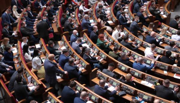 Рада планує зібратися 18 червня, щоб розблокувати законопроєкт про фінансування війська, за…