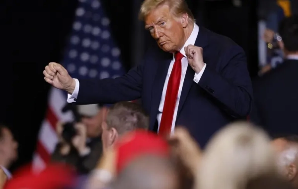 Святкування 250-ї річниці Америки: Трамп замінить зірок на військові ансамблі&hellip;