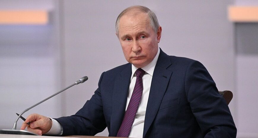 First time in history: The Kremlin has imposed sanctions on a 17-year-old student from&hellip;