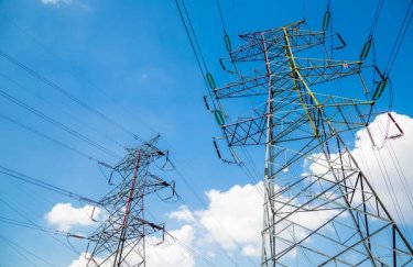 Мешканці п’яти регіонів знеструмлені: де відсутнє електропостачання