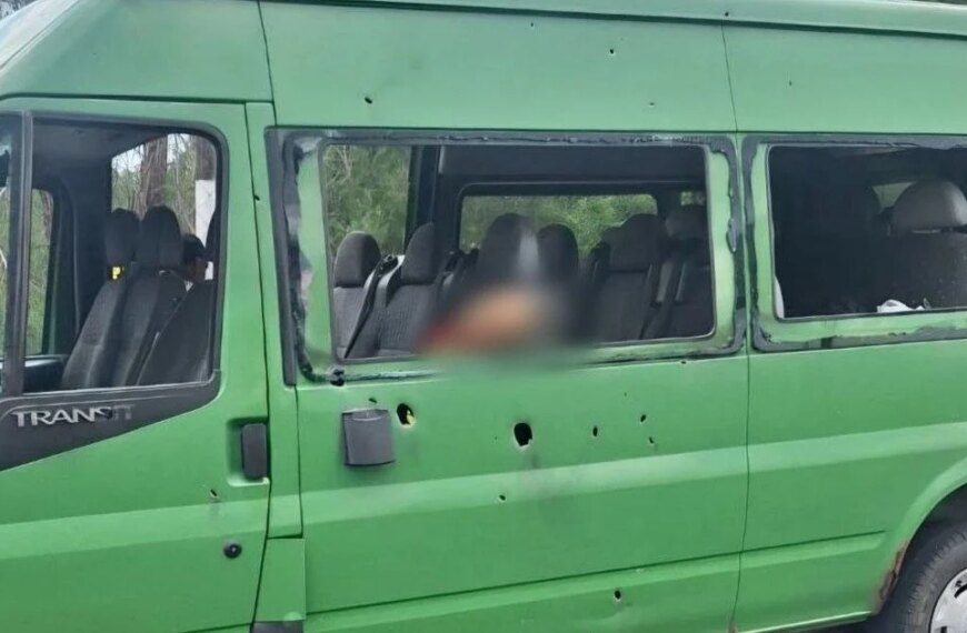На Дніпропетровщині росіяни атакували мікроавтобус: є загиблі, серед постраждалих — діти